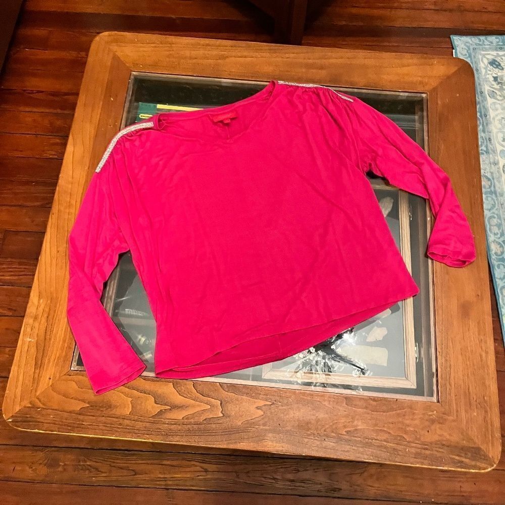 Jennifer Lopez XL Pink Top Glitter strips on both shoulders Like NEW